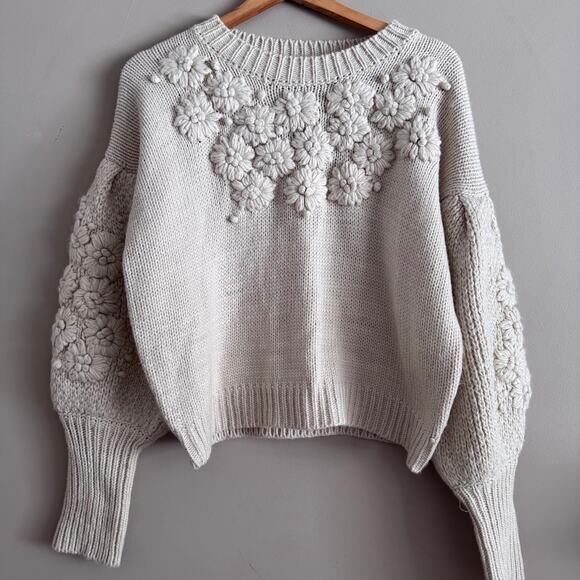 Stellah Sweaters - Stellah Floral Embroidered Cream Sweater Size Medium Oversized Fit